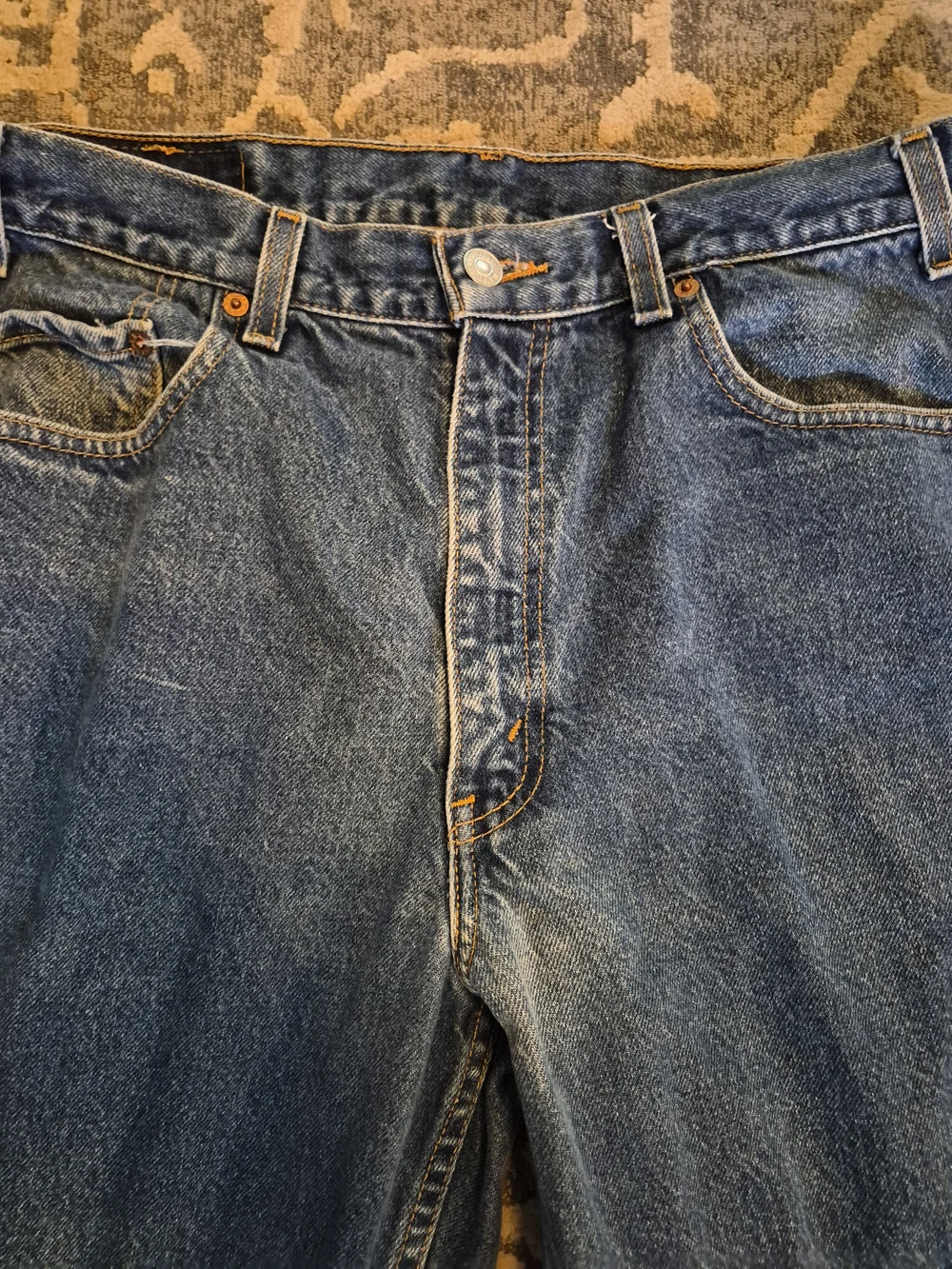 Vintage Levi's Men's Dark Blue Relaxed Straight Jeans W34xL30
